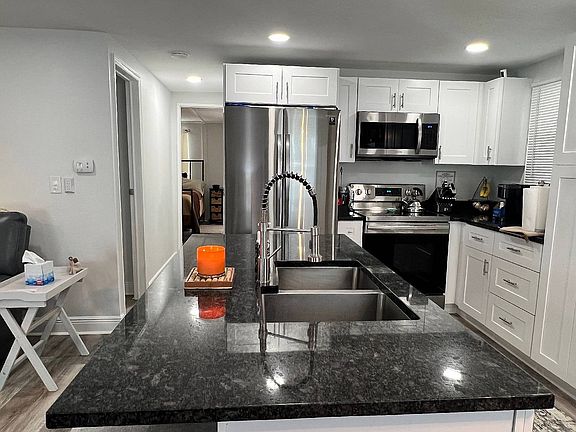 4th image of 149 Lakeview Dr #677