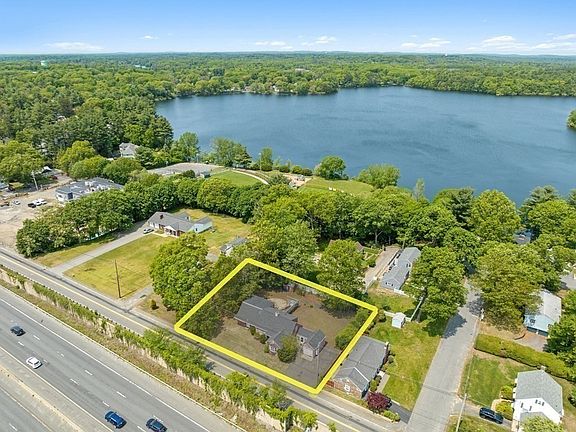 5th image of 136 Moulton Dr