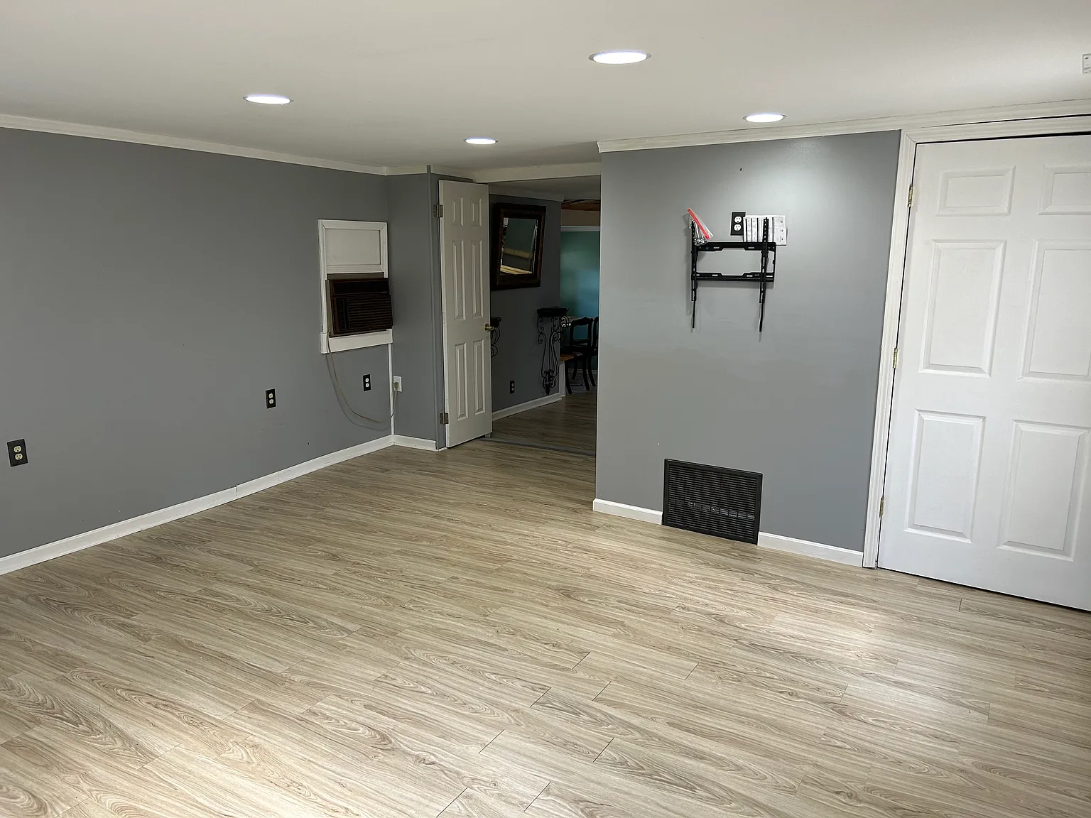 2 bed, 1300 sqft, $1,350 — Photo 1
