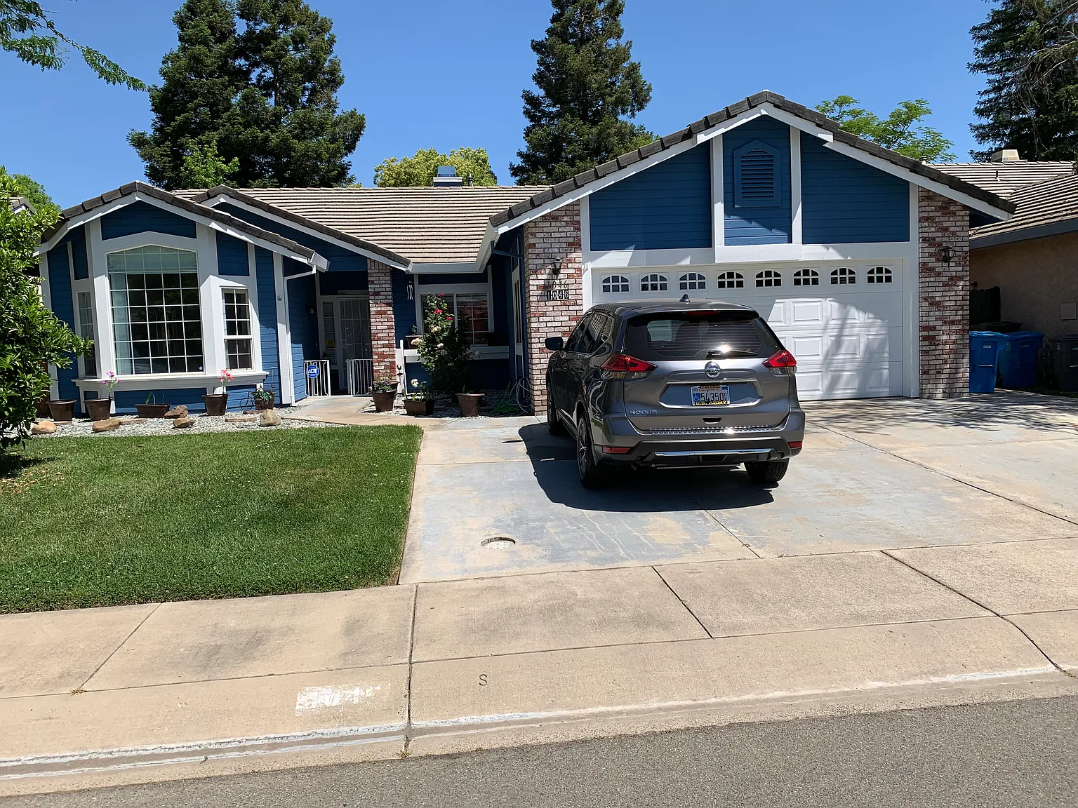 1046 Johnathan Dr photo 1