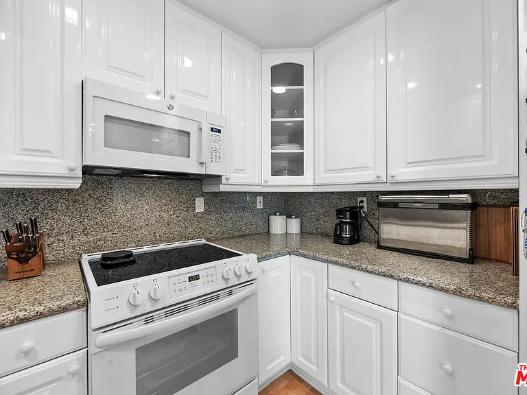 1515 S Beverly Dr #202 — Photo 10