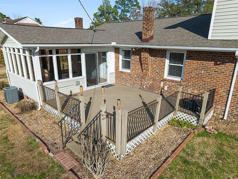 4130 Terrace Dr — Photo 37