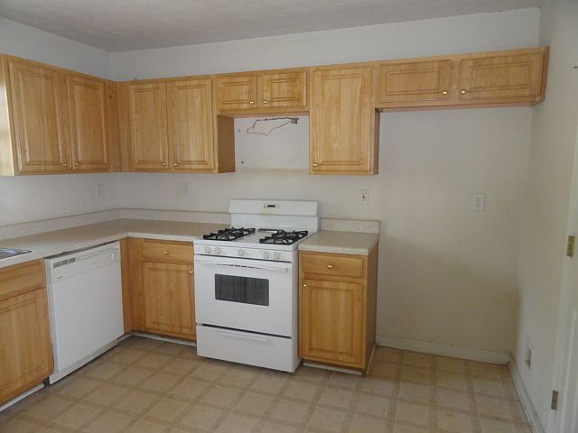 2nd image of 205 Hazelhurst Dr