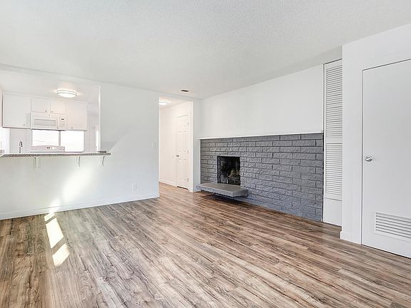 2nd image of 2404 26th Ave