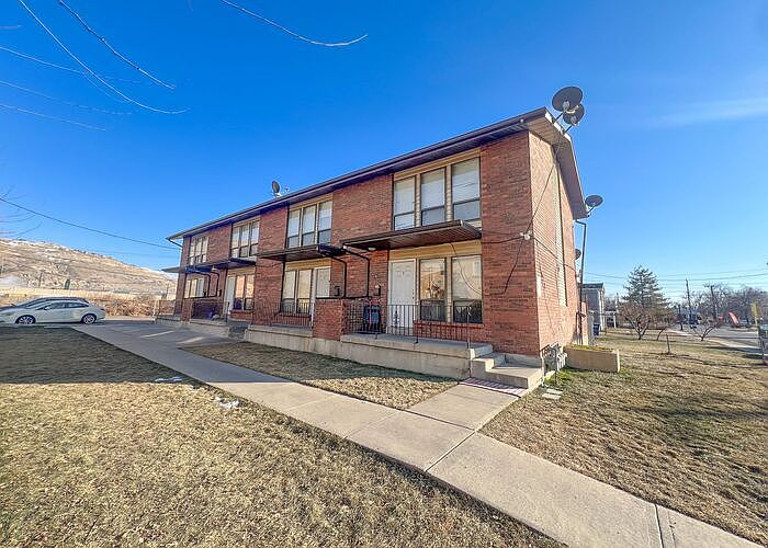 1st image of 1022 N Victoria Way APT 2