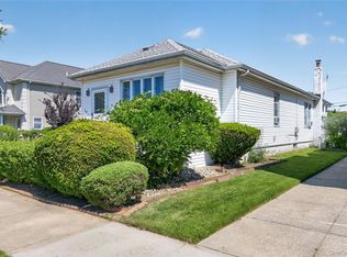 463 E Market St, Long Beach, NY 11561