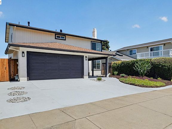 3rd image of 3089 Reynolds Ct