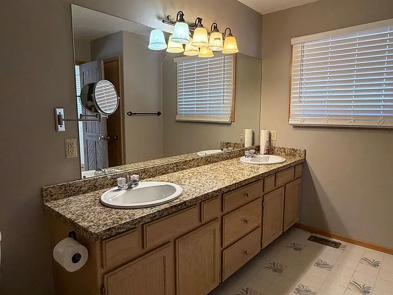 460 Palmetto Dr — Photo 14