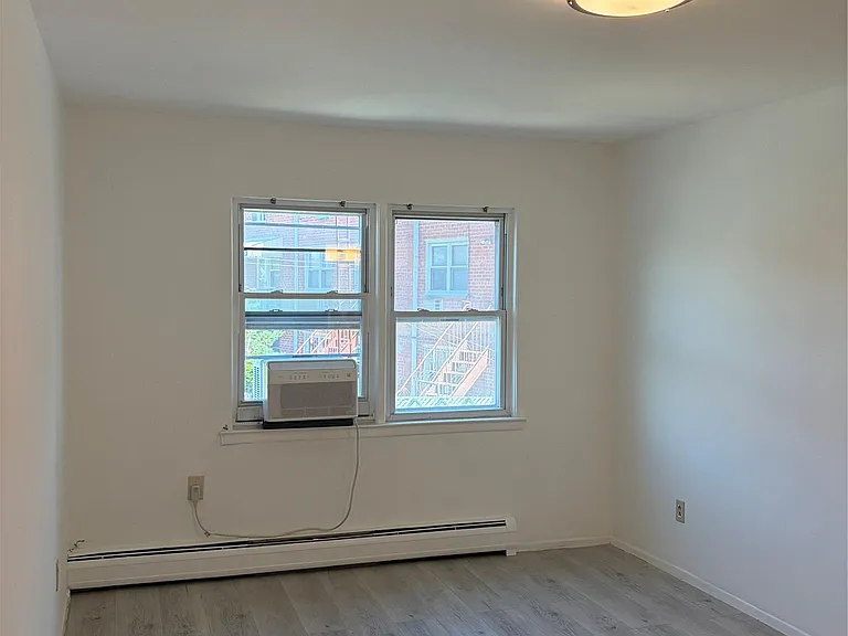 2735 Cropsey Ave #B — Photo 22