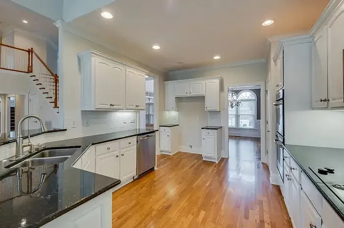 101 Tiffany Ct — Photo 16