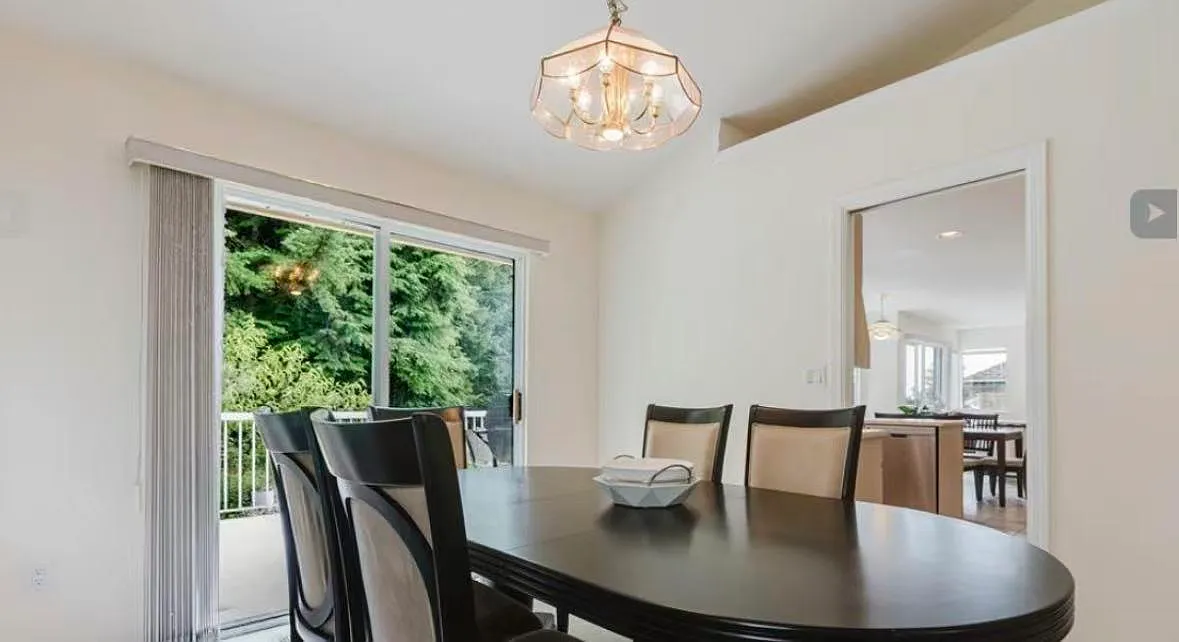 5 bed, 2200 sqft, $4,000 — Photo 4