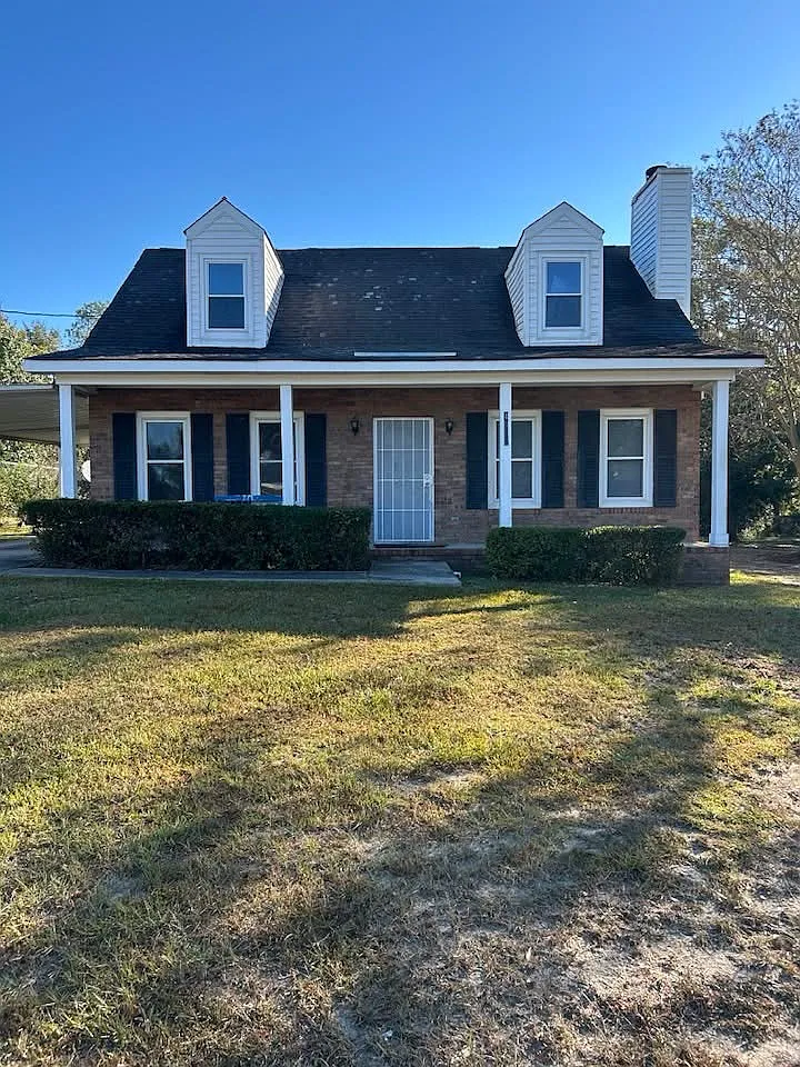 3 bed, 1642 sqft, $1,900 — Photo 1