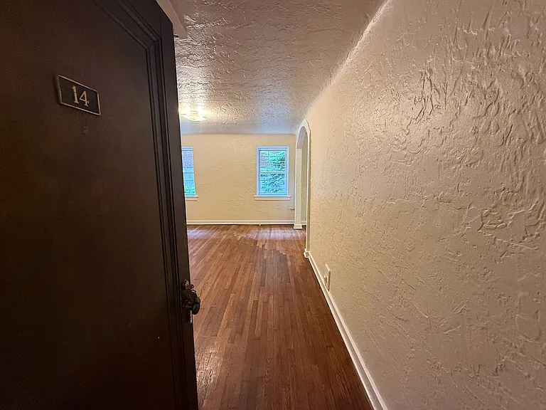King Edward Annex Apartments — Photo 44