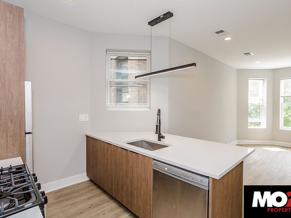 1st image of 2407 N Kedzie Blvd #304