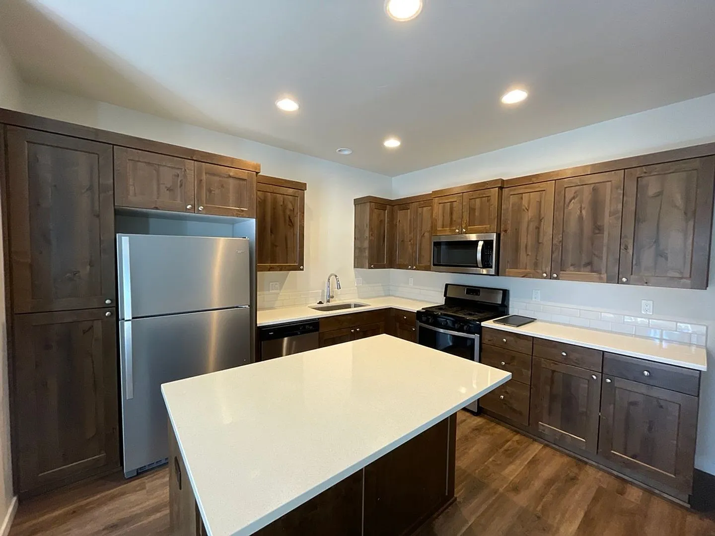 3 Bedroom / 2.5 Bathroom Townhome in Bend Oregon — Photo 3