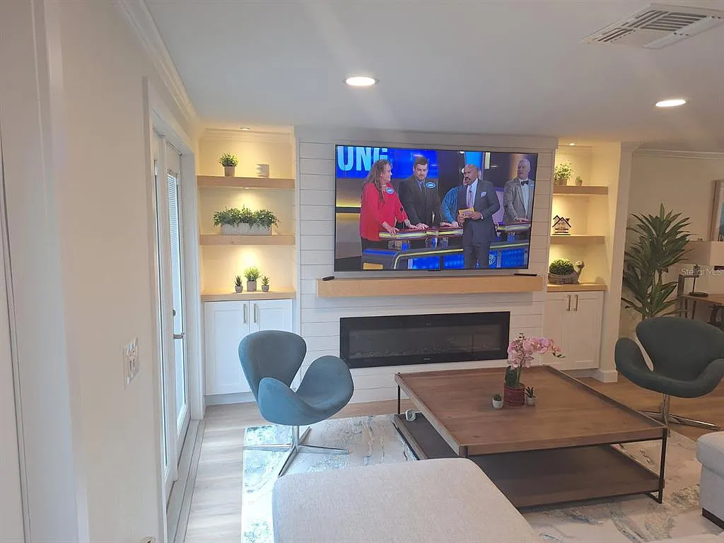 2 bed, 2.0 bath, 1596 sqft, $6,500 — Photo 3