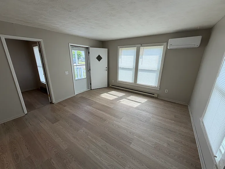 2111 Lincoln Ave — Photo 5