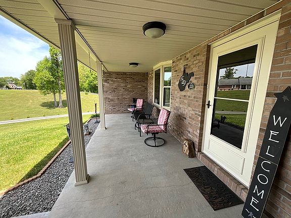 3rd image of 225 Taylor Farm Rd