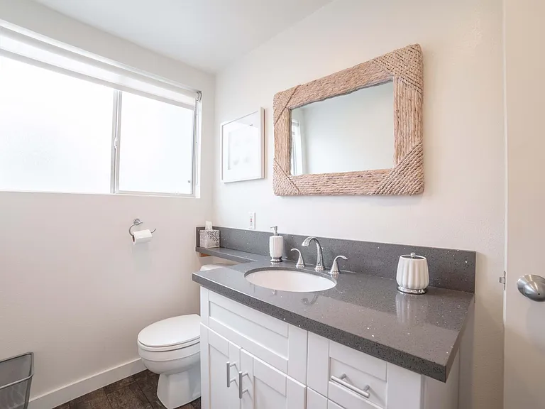 1107 Loma Dr #C — Photo 14