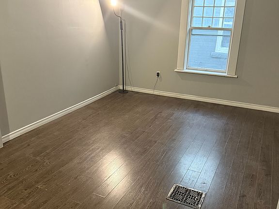 2nd image of 46 Grove St