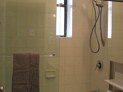 3rd image of 150 W 51st St APT 921