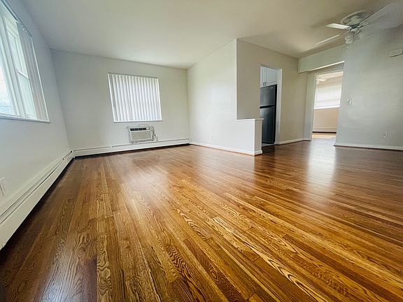 5th image of 7803 Lake Ave #1