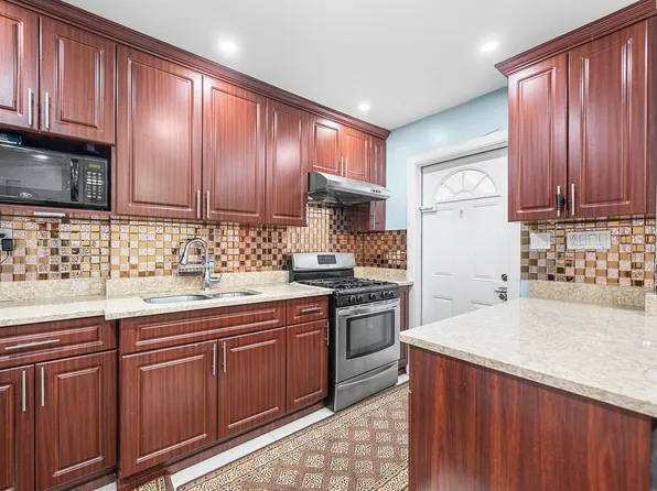 120-38 Inwood Street image 8 of 28