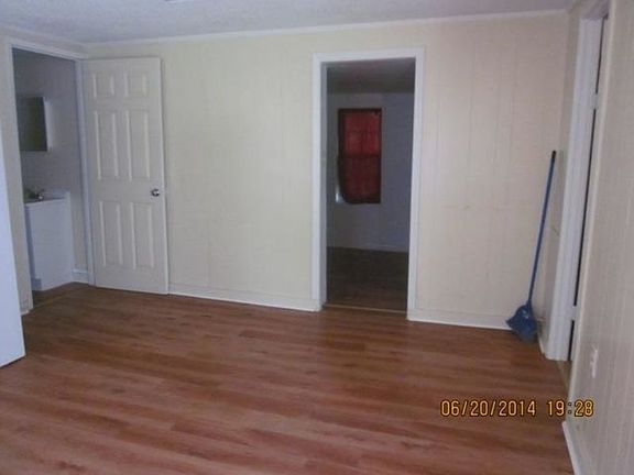 4th image of 216 W Ensley St