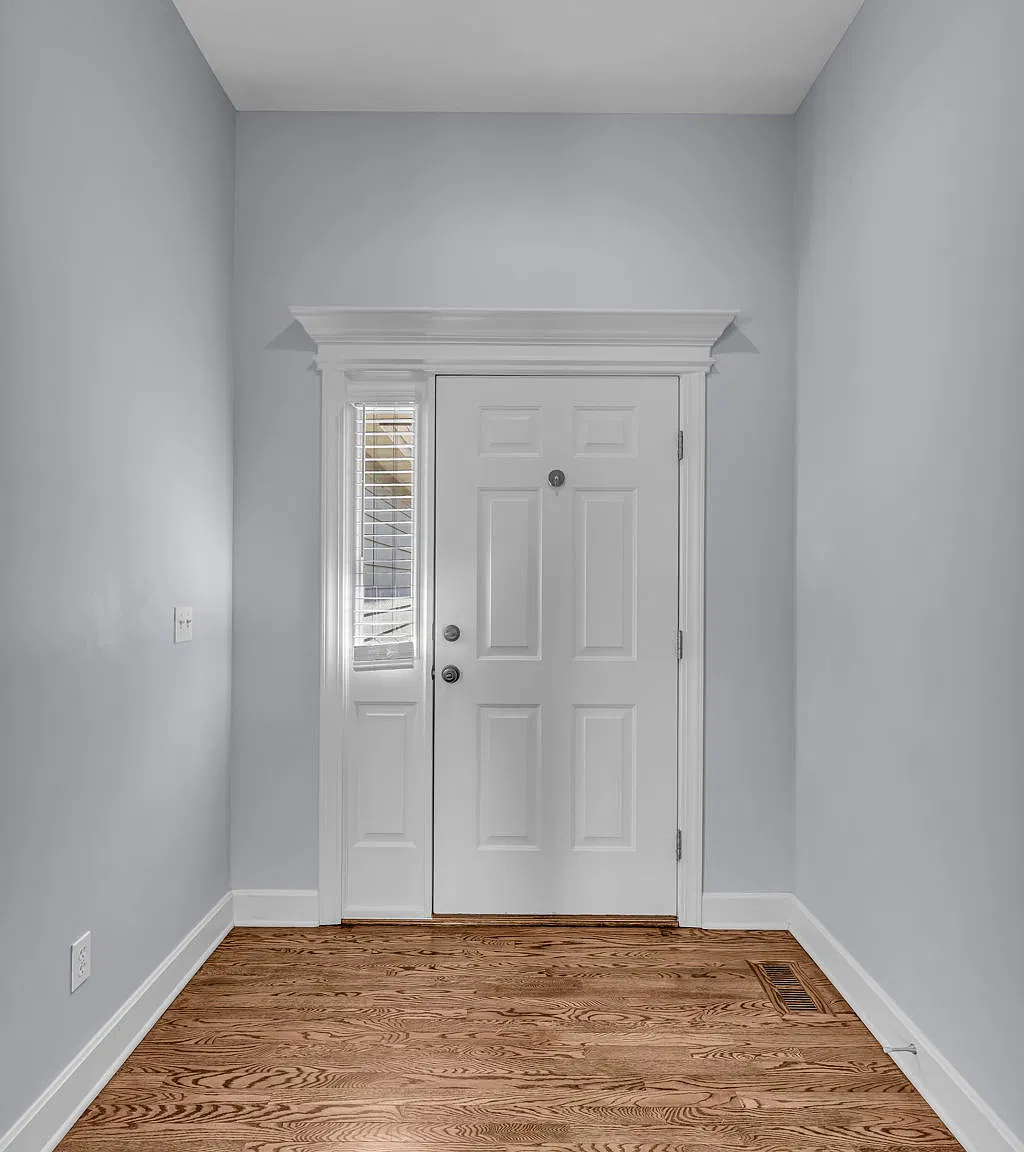 4 bed, 2461 sqft, $2,800 — Photo 2