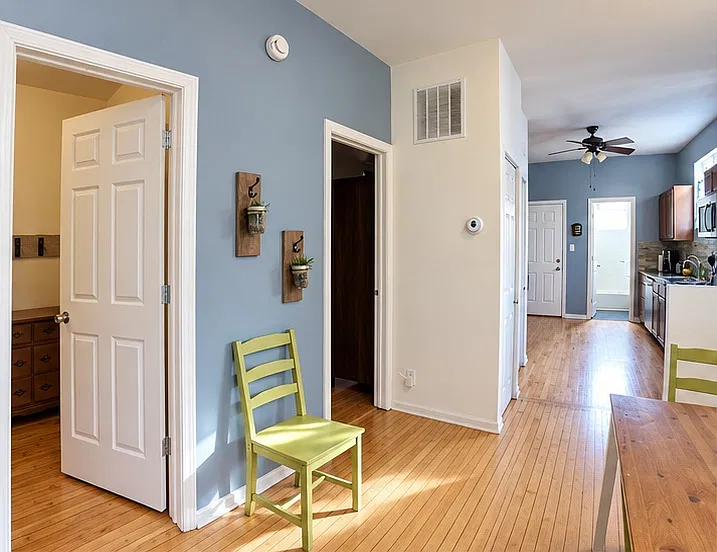 3123 W Homer St — Photo 2