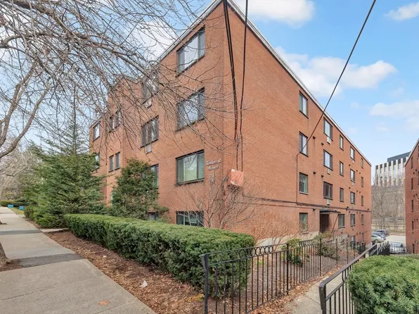 205 Kent St APT 36, Brookline, MA 02446