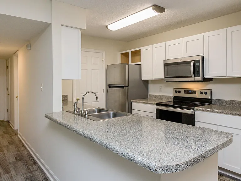 Baytree Condominiums — Photo 21