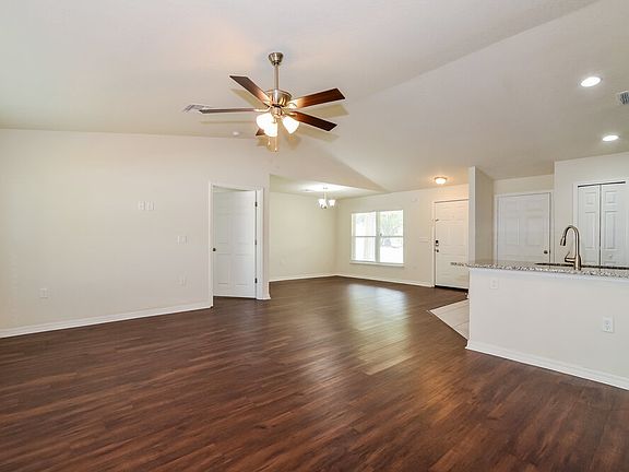 5th image of 938 Nancy Ct