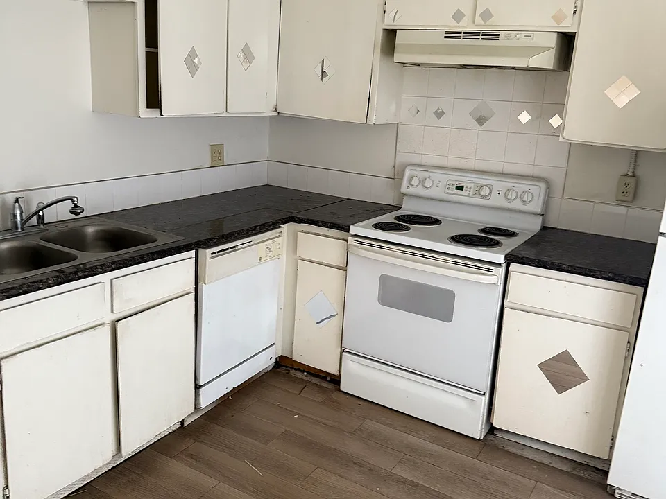1335 E Vassar Ave #202