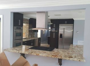 150 NE 151st St, Miami, FL 33162