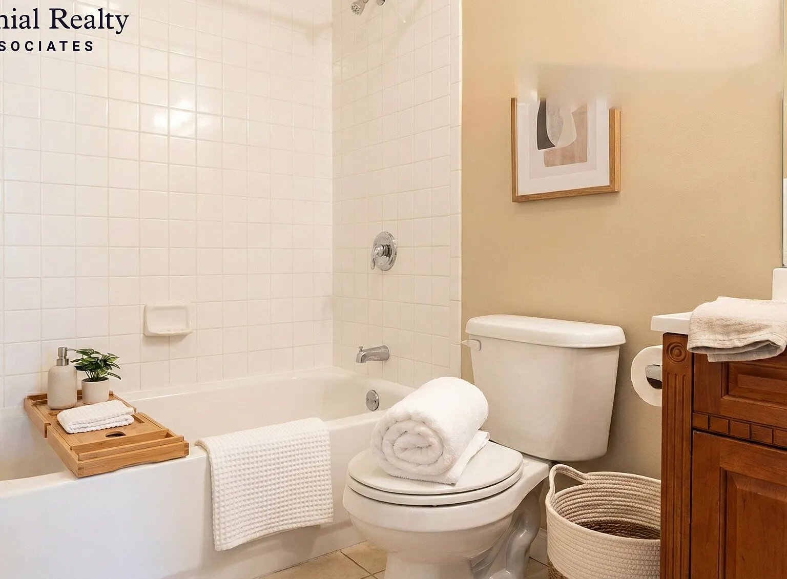 4 bed, 1.5 bath, 1300 sqft, $4,500 — Photo 3
