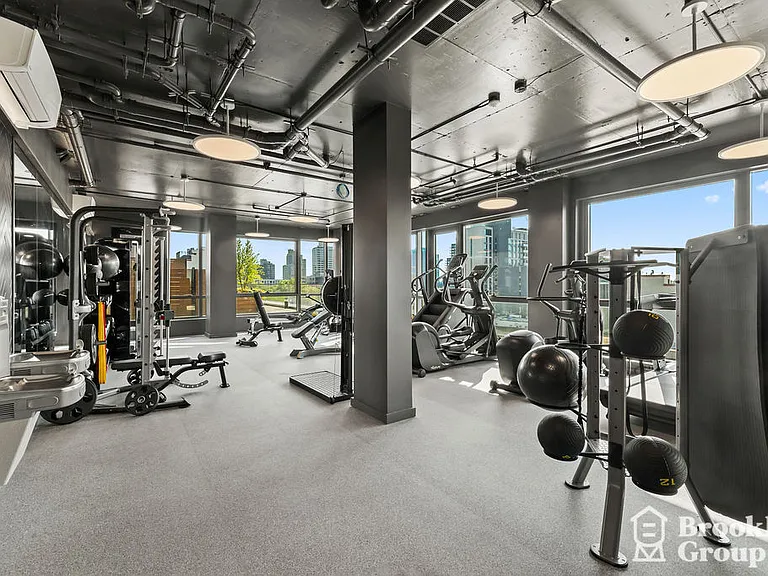 556 Baltic St #310 — Photo 32