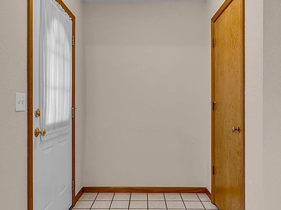 5th image of 2721 Chipperfield Rd