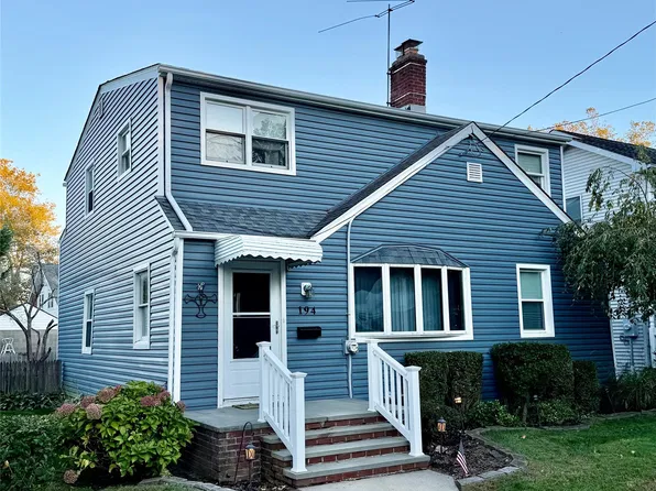 194 Rolling Street, Malverne, NY 11565