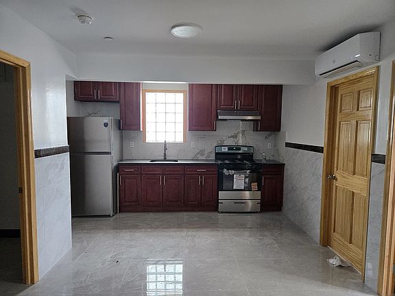 5th image of 4117 18th Ave #2