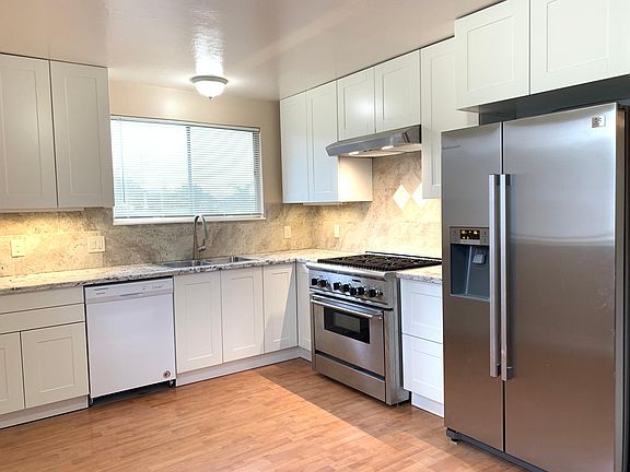 Main unit kitchen