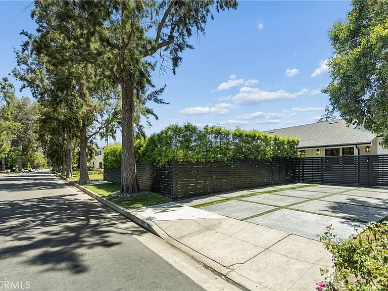 4627 Ethel Ave — Photo 29
