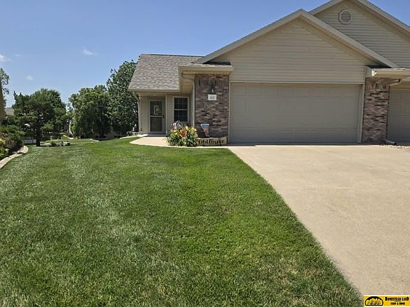 2nd image of 613 Spring View Cir