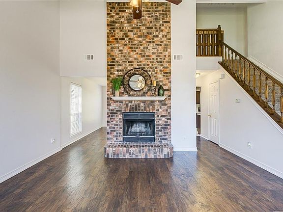 5th image of 2323 Snowdon Dr