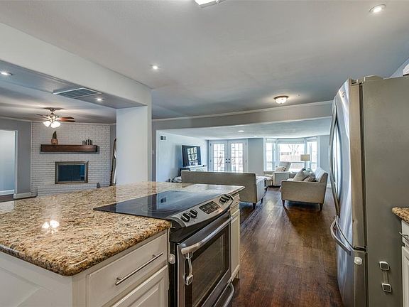 4th image of 1726 Cypress Dr
