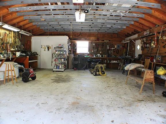 5th image of 1832 Griffin Ave