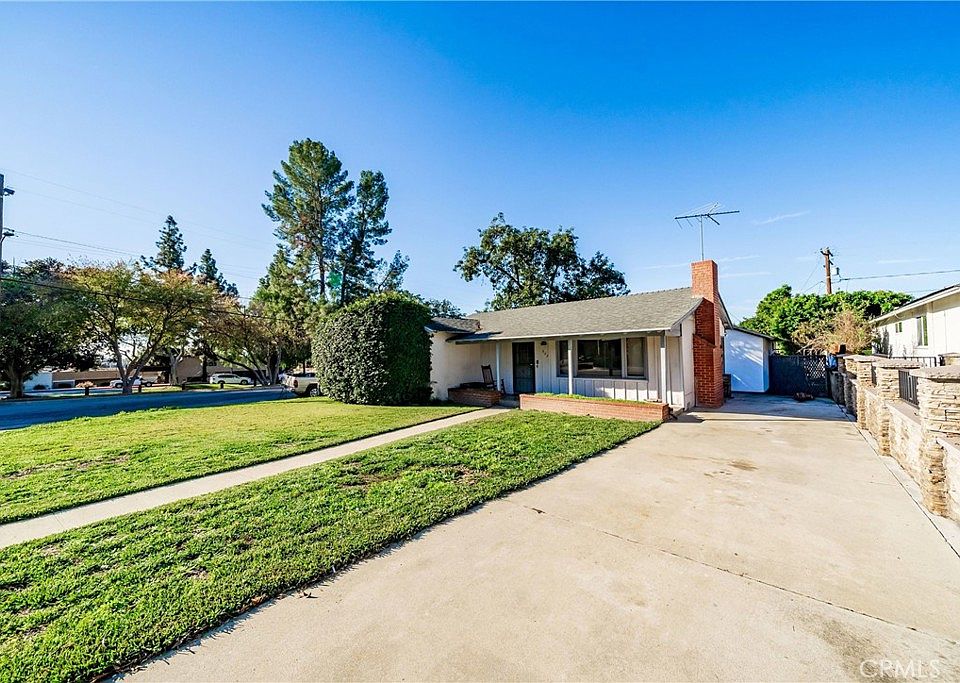 1st image of 639 Terrado Dr
