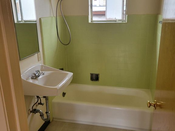 3rd image of 339 S 11th St #4