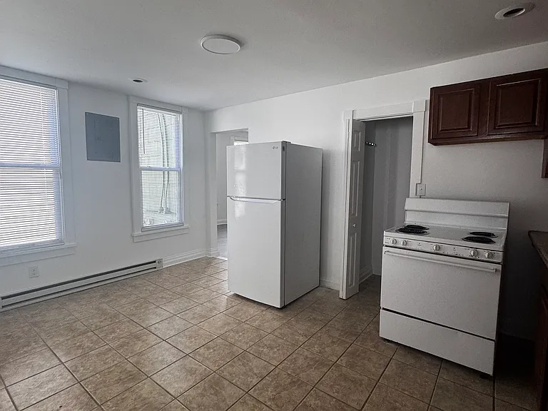 807 Locust St #1 — Photo 9