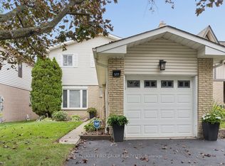 577 Creekview Cir, Pickering, ON L1W2Z9